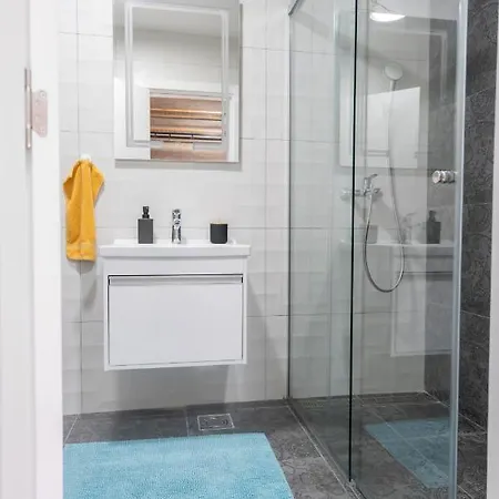 Nar Apartment *